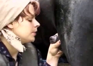 Sexy redheaded yokel blowing a pony